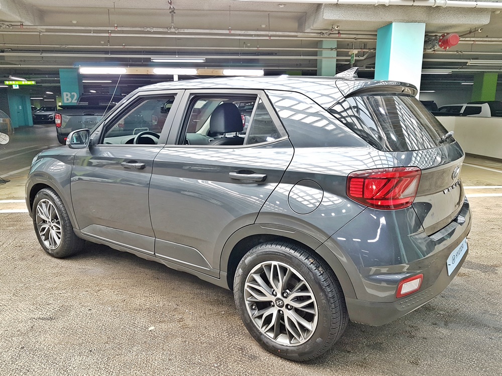 SN020674 - 2021 Hyundai VENUE (17R+S*KEY+F*ALUTO+LEATHER) - Image 2