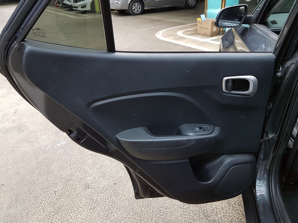 SN020674 - 2021 Hyundai VENUE (17R+S*KEY+F*ALUTO+LEATHER) - Image 3